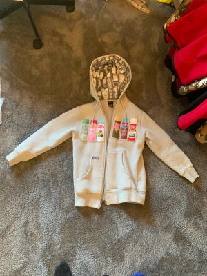 Hoodie -  Tyvär för liten för mig  Köpt från Fifty24sf.com