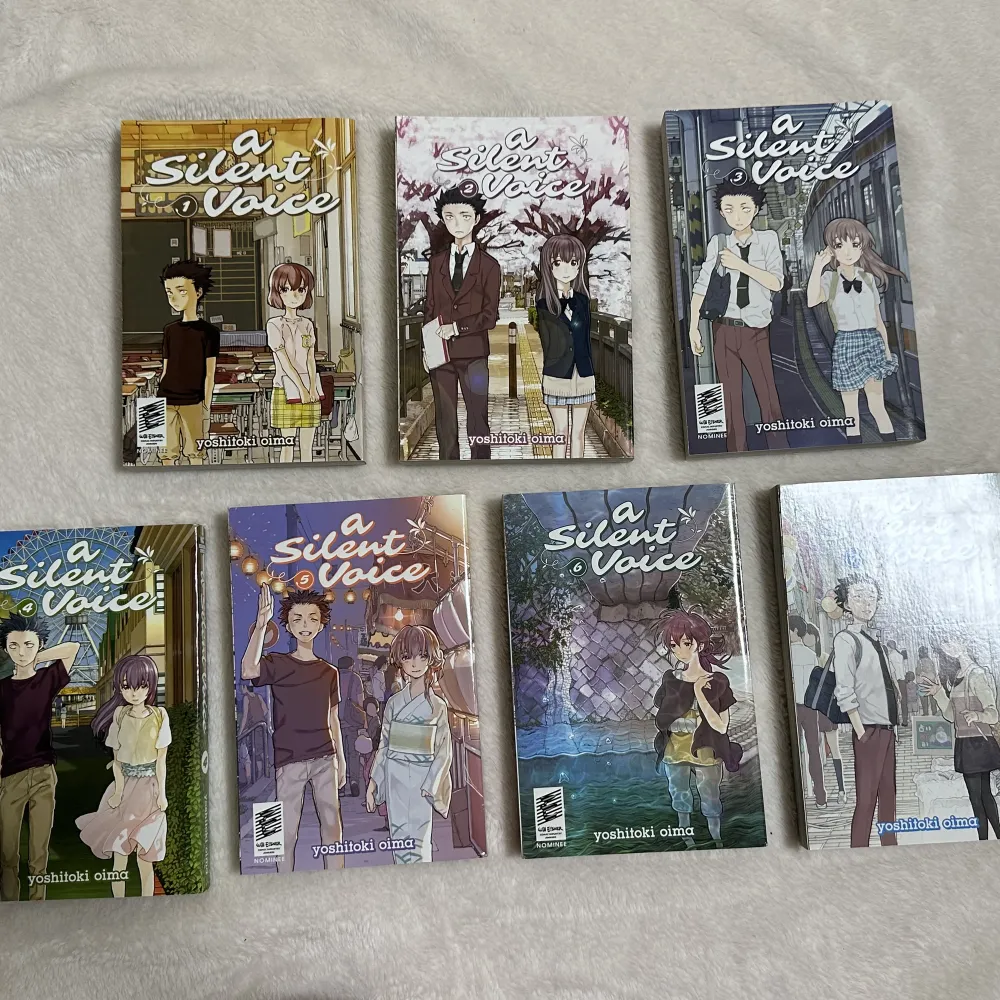 Selling all 7 volumes at once. Originally bought it as a box set for 779 krona. Language: English. Unfortunately, I lost the box while moving but i’ll make sure the books are neatly packaged before sending. They’re in perfect condition.. Accessoarer.