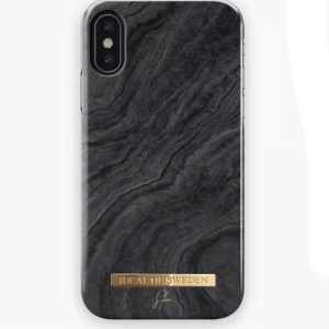 mobilskal  - Superfint mobilskal för iphone xs från ideal of sweden, använt men i bra skick.💕