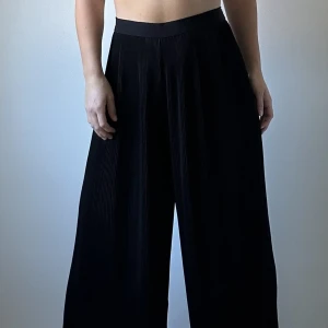 Vida byxor Zara - Vida byxor Zara, färg:svart, Stl: xs, modell: väldigt stretchiga! Passar folk med storlek xs/S/M