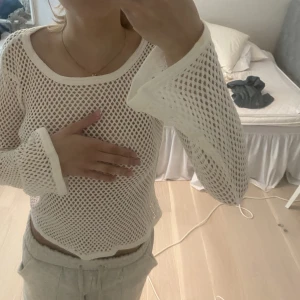Nät topp - Skit cool topp i nät, aldrig använd tyvärr. Går att bara ha bh under eller en topp. Frakt tillkommer 💓