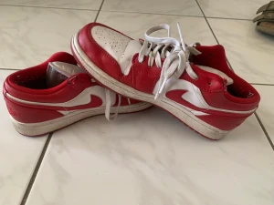 Nike Jordans - Korta Jordans i bra skick.  