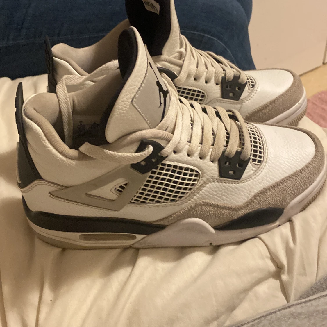 JORDAN 4