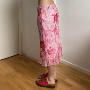 Kjol - Fin rosa långkjol, köpt på humana. Storlek S 🥰