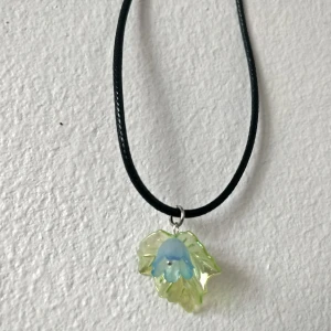 Justerbart blomhalsband 🌼 - Justerbart blomhalsband 🌼