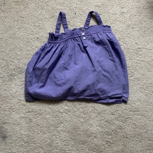 Linne - Ett jätte fint linne ifrån LIVLY. Den är tyvär för liten för mig💗