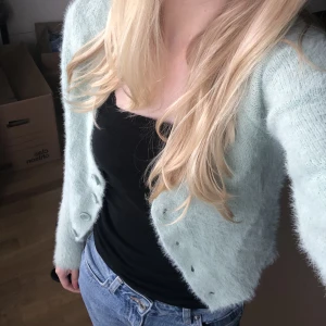 Fluffig kofta - Jättesöt mintgrön kofta från ASOS 💞