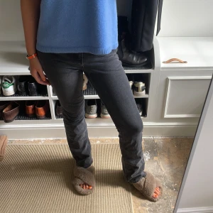 Bootcut jeans - Lågmidjade bootcutjeans!