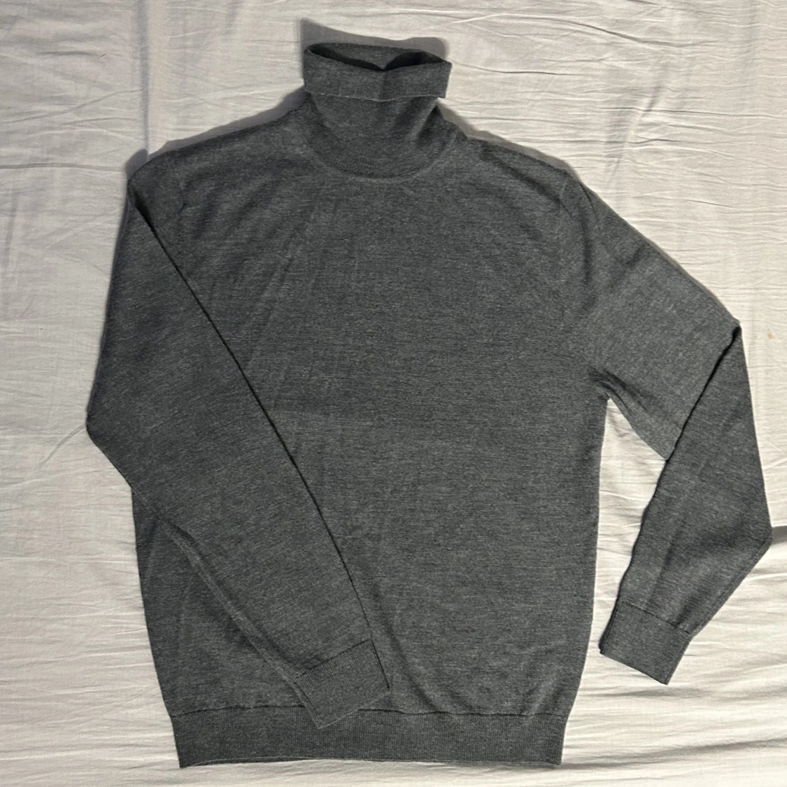 Grå polotröja
