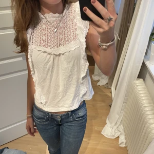 Mango blus - Säljer denna fina mango blus eftersom den ej kommer till användning, den stryks självklart knnan jag postar den!! Säljs inte längre!!