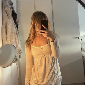 Odd molly blus - Super söt odd Molly blus storlek s. Sänkt priset!! Säljer för den inte passar mig