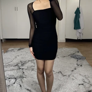 Klänning - Mini klänning från FashionNova i storlek XS. Helt ny med prislapp kvar🤍