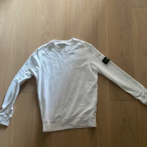 Stone island tröja - Stone island tröja storlek S köpte den på NK.