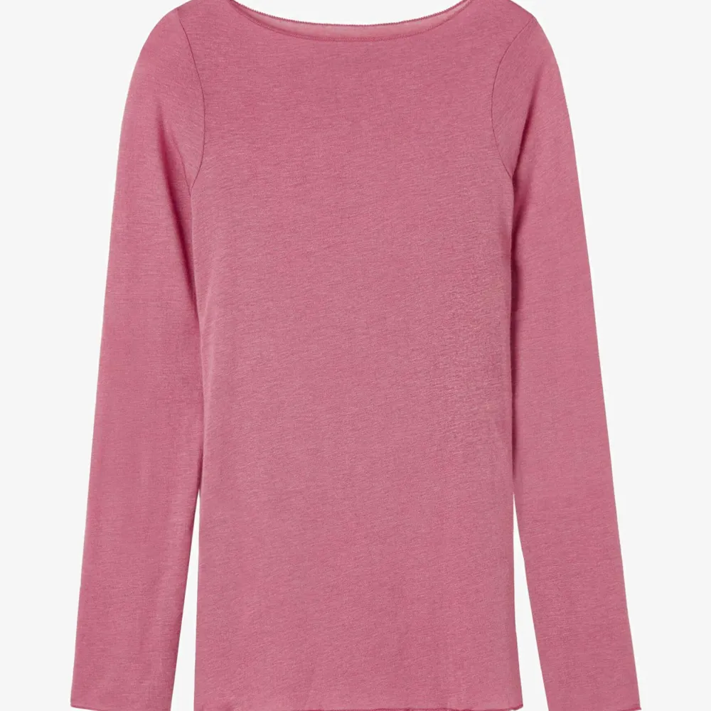 Säljer min Intimissimi tröja i ljus rosa, kommer inte till användning längre men i jättebra skick💞 . Toppar.