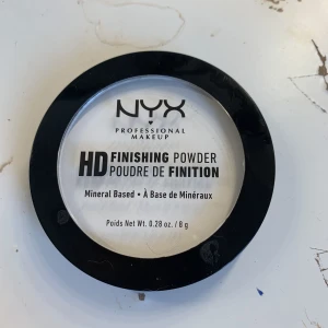Nyx puder - Nyx puder endast testad men tycker inte puder är min grej! Nyköpt. Nypris 169kr mitt pris 69kr + 15 frakt (om frakt önskas)