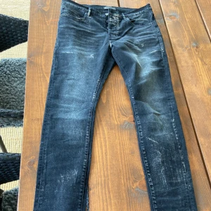 Purple Brand jeans - Storlek W33  Köpta från miinto, ny pris är över 3k  Inga fläckar eller defekter.