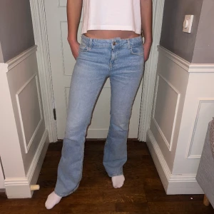Zara jeans - Aldrig använda, säljer för att jag redan har liknande🫶