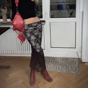 Spetskjol  - Superfin spetskjol fr HM! 