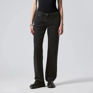 Arrow Low jeans - Jeans i färgen Tuned Black. Använda ett fåtal gånger!