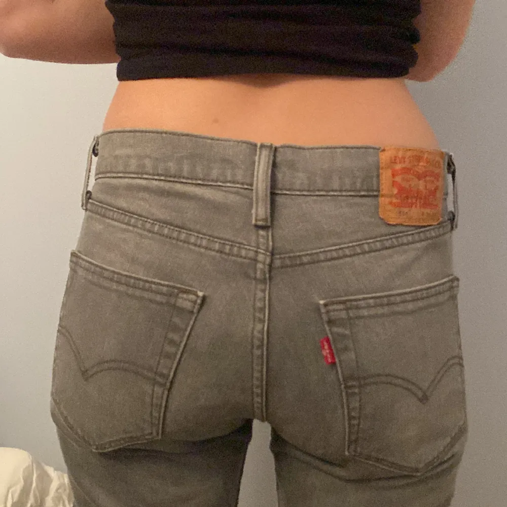 Så snygga grå levis jeans! Vintage. Jeans & Byxor.