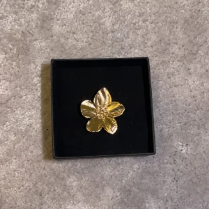 Ring - Blomring i rostfritt stål