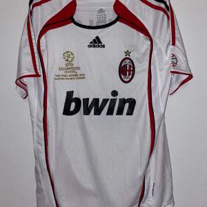 Ac Milan fotbollströjor  2008-09 499kr kan gå ned i pris