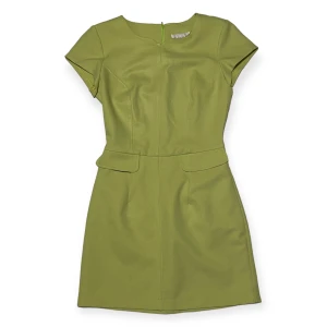 Vintage 60s dress - Vintage klänning från märket XOXO In America And Abroad. Verkligen jättesöt och fin grön färg. Den är i bra skick och tyget känns lyxigt. Står ingen storlek men jag skulle säga att det är storlek small.