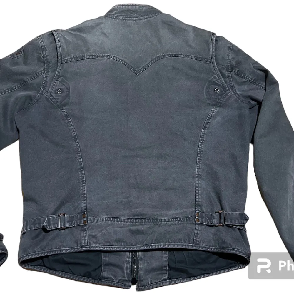 Vintage levi's strauss jeans jacket size M-L. Jackor.