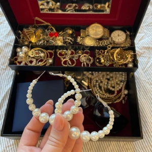 Pärlörhängen - Söta pärlörhängen 💌 