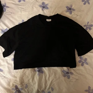 Crop top Svart - Aldrig använd