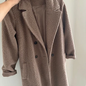 Bubbleroom kappa stl 42 - Helt ny, aldrig använd bara testad