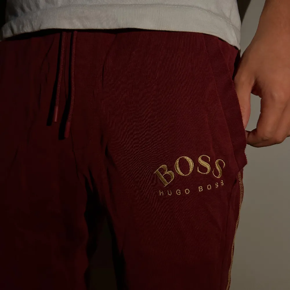 Hugo boss byxor som inte kommer till användning. ❣️. Jeans & Byxor.