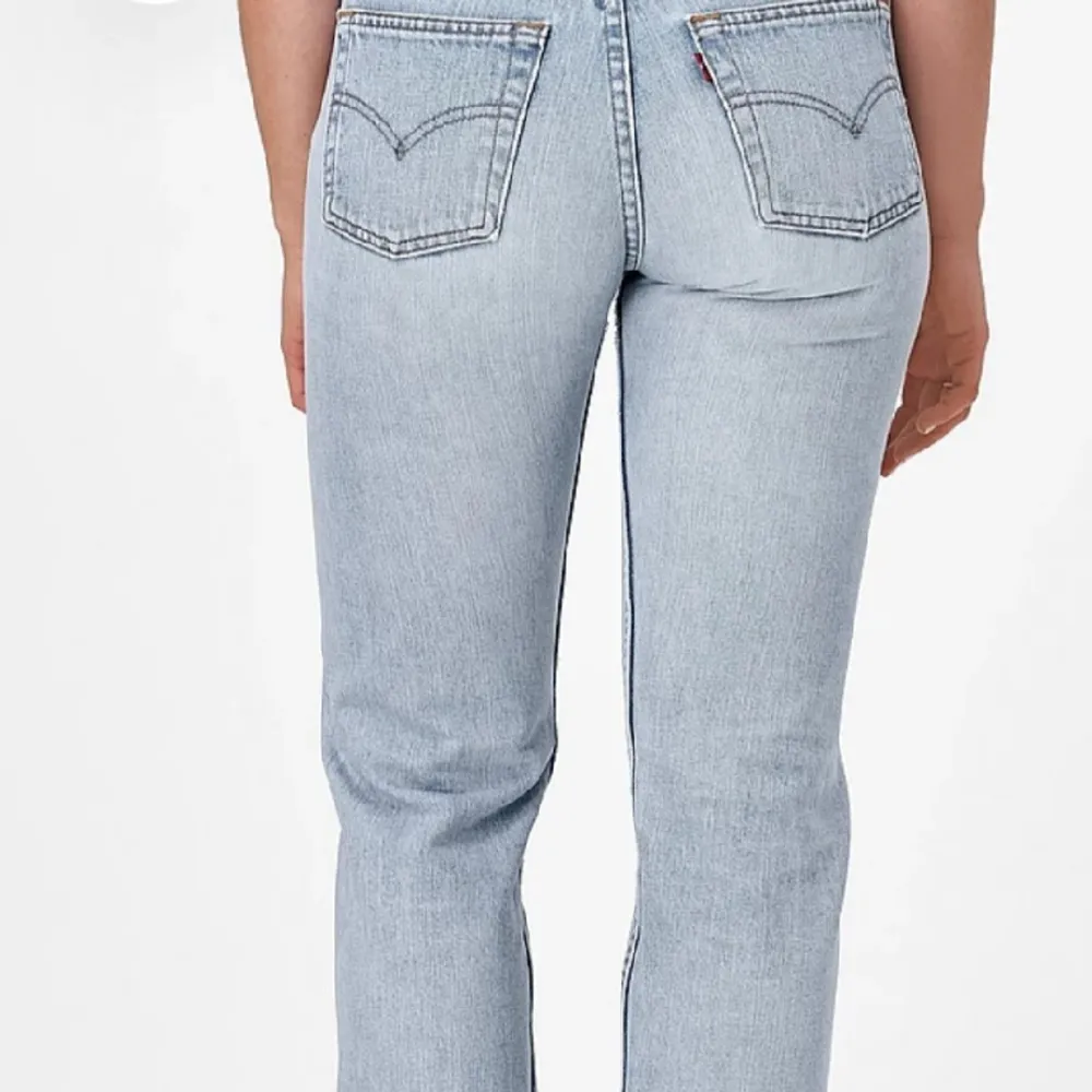 Säljer mina Levi's jeans i storlek 25×30. Jeansen är i jättefint skick. Jeansen finns att hämta i centrala Göteborg eller skickas med post.. Jeans & Byxor.