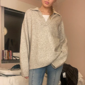 Stickad tröja - Jätte mysig beige stickad tröja 