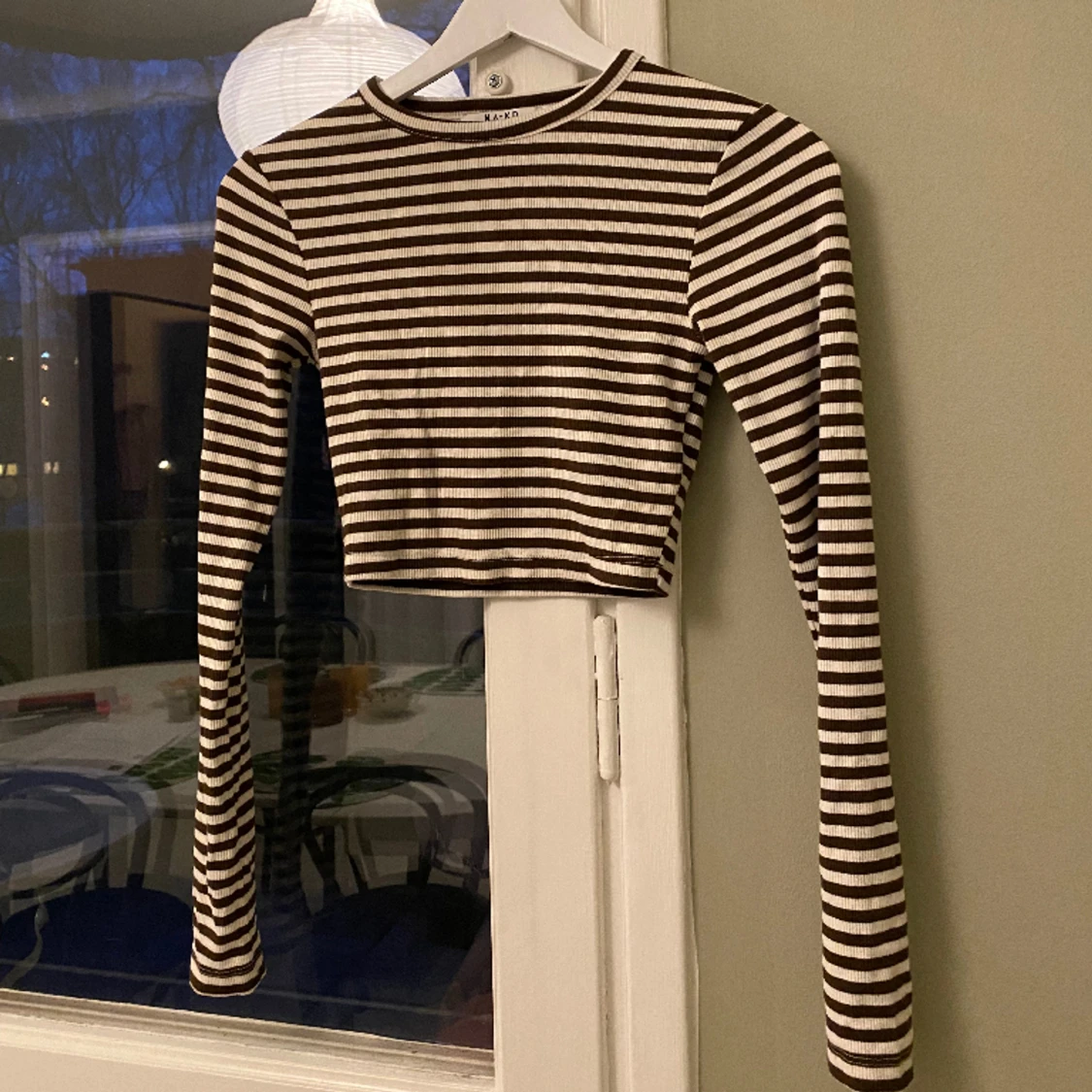 Randig långärmad topp