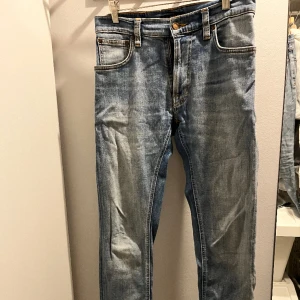 Nudie jeans - Ljusblåa Nudie Jeans Skick 8/10 W30 L30 