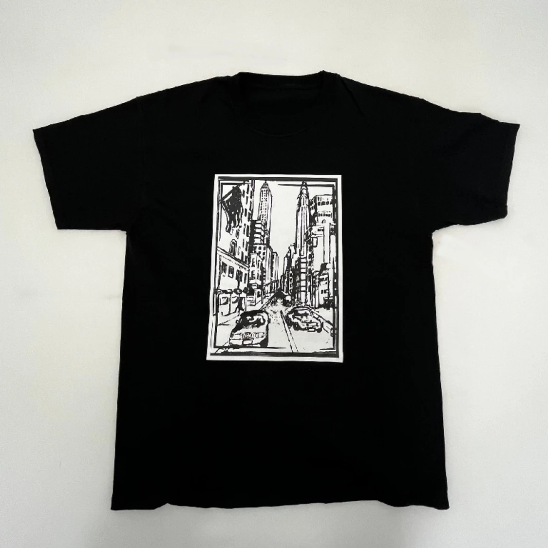 Svart t-shirt, unikt tryck.