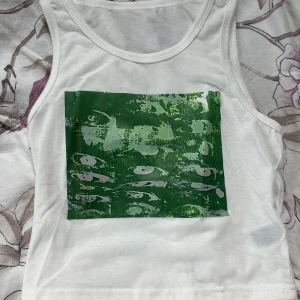 Linne  - Fint linne med grönt tryck 