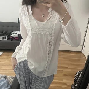 Broderad topp - Superfin somrig broderad topp, storlek M men passar mig som brukar ha S/XS