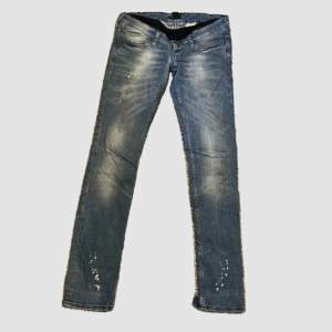 Lowrise ljusblå jeans 