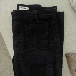 Wrangler manchesterbyxor - Säljer då de ej kommer till användning. Köpt på junkyard för några år sedan. Använt 1 gång.  Köp sker via dm & köparen står för frakten 