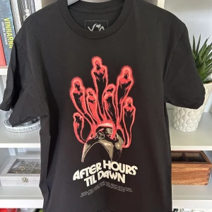 The weeknd tshirt  - Köpte på the weeknd konserten. Aldrig använd