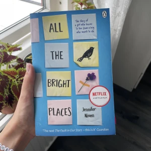 Bok - Säljer denna bok då jag inte använder den längre! En av mina favoritböcker! Köparen betalar för frakten och katt finns i hem 🏠 