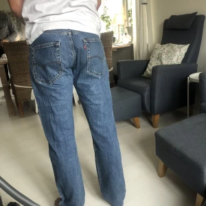 Levi’s jeans  - Levi’s 551 jeans. W30 L34. Köpta 2021 men inga större tecken på användning, säljer då de blivit för små. Nypris ca 1200