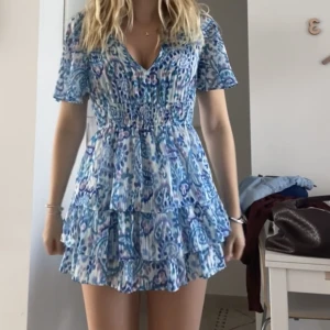 Klänning från Zara - Blå sommarklänning från zara  (Frakt tillkommer)