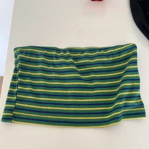 Tubtopp  - Fin och söt tubtopp i lite brasiliansk vibe, perfekt nu till sommaren😍