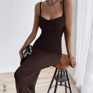 brun klänning