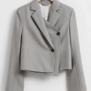 Liknande kavaj - Jätte fin kavaj, aldrig använd med prislapp på