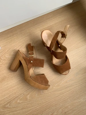 Sandaletter  - Storlek 39.
