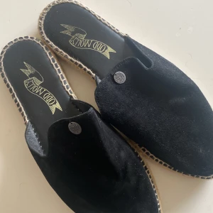 Odd molly skor  - I fint skick. Använda några gånger. Liten i storleken. 